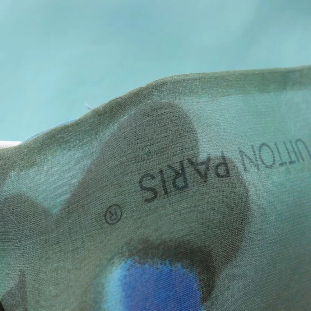 Louis Vuitton Scarf LV Logo Silk - Picture 7 of 8